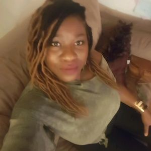 Meet your Posher, Clevia